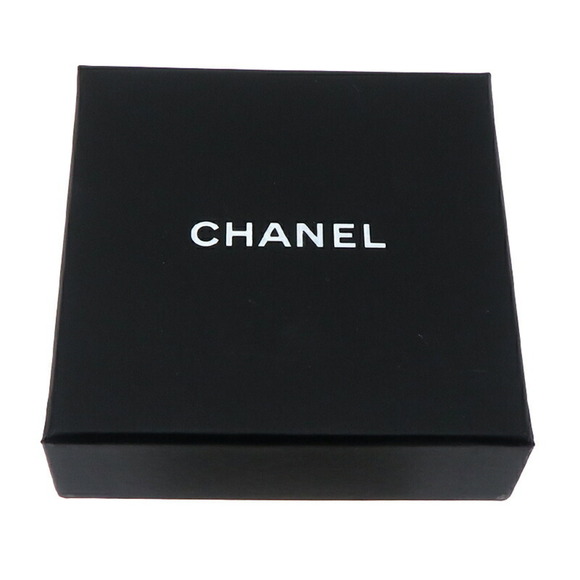 CHANEL Gold Brooch - Picture 6 of 6